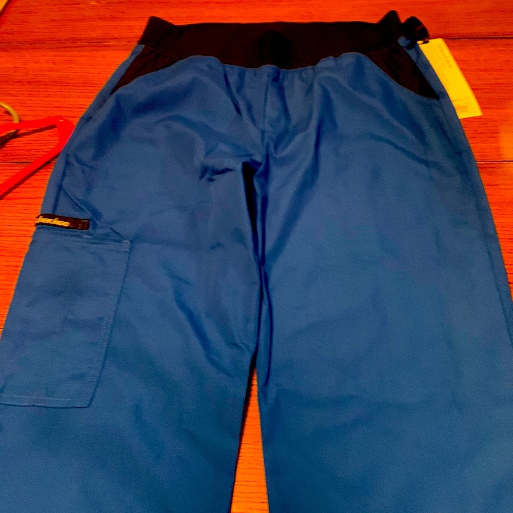 New with tag Cherokee flexible scrub pants size extra small